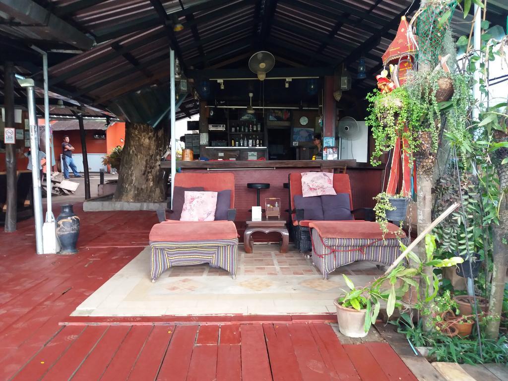 Hollanda Montri Guesthouse Chiang Mai Eksteriør bilde